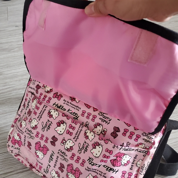 Hello Kitty Shoulder Bag - Picture 8 of 12